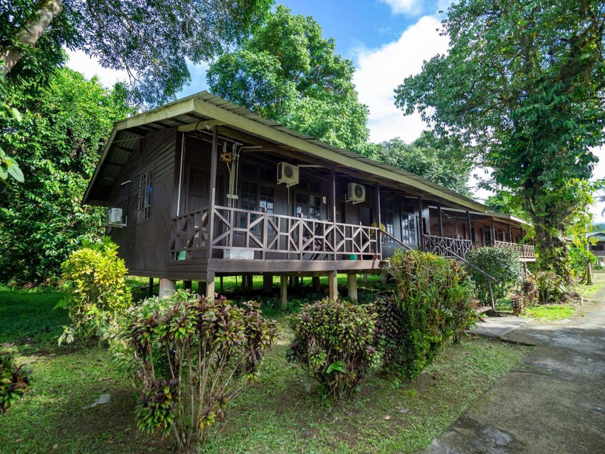 Benarat Lodge Mulu Eksteriør bilde