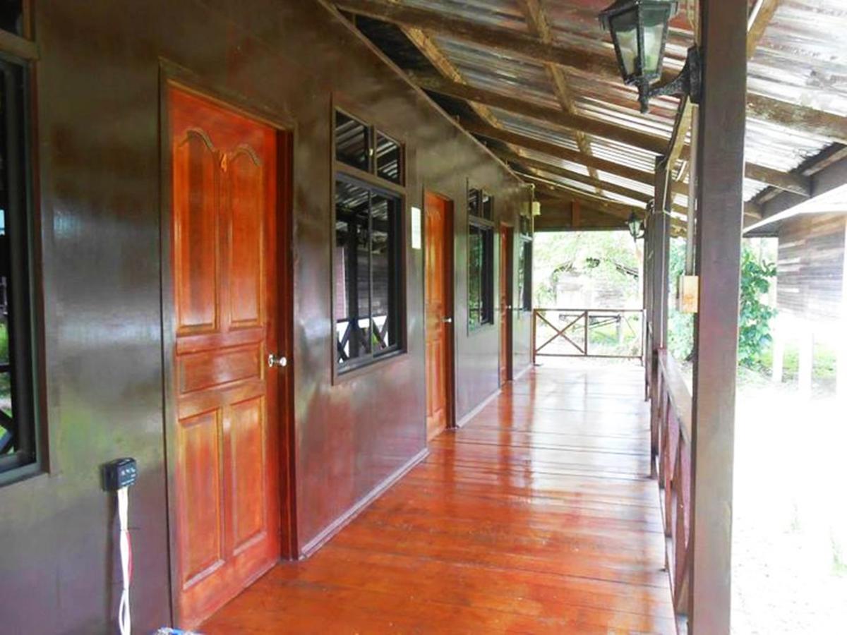 Benarat Lodge Mulu Eksteriør bilde